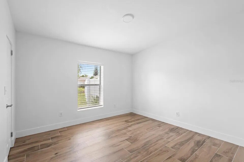 Building Photo - 1511 E Horatio Ave