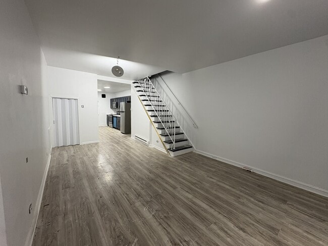 Building Photo - 2062 E Stella St