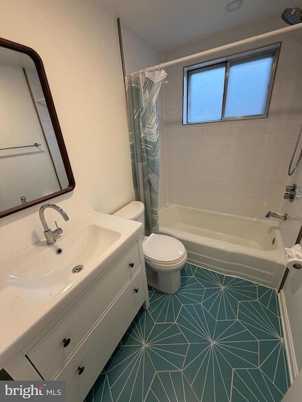 Building Photo - 7000 Old Cabin Ln