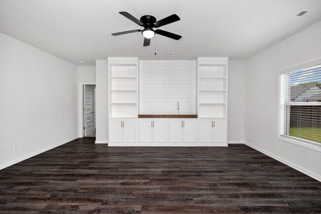 Building Photo - Beautiful 4-Bedroom Home with Office, Bonus Room, and Large Backyard