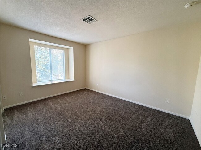 Building Photo - 7200 W Pirates Cove Rd