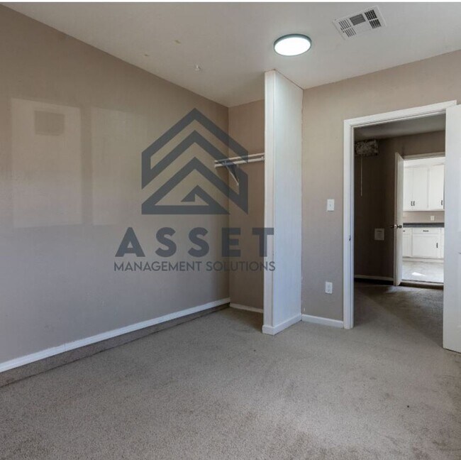Building Photo - 4-Bedroom Available for Rent to Own & Lease!!