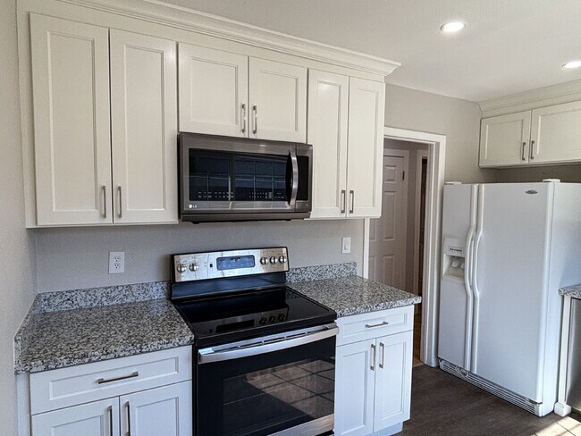 Building Photo - "Charming 3-Bed Concord Gem with Granite C...