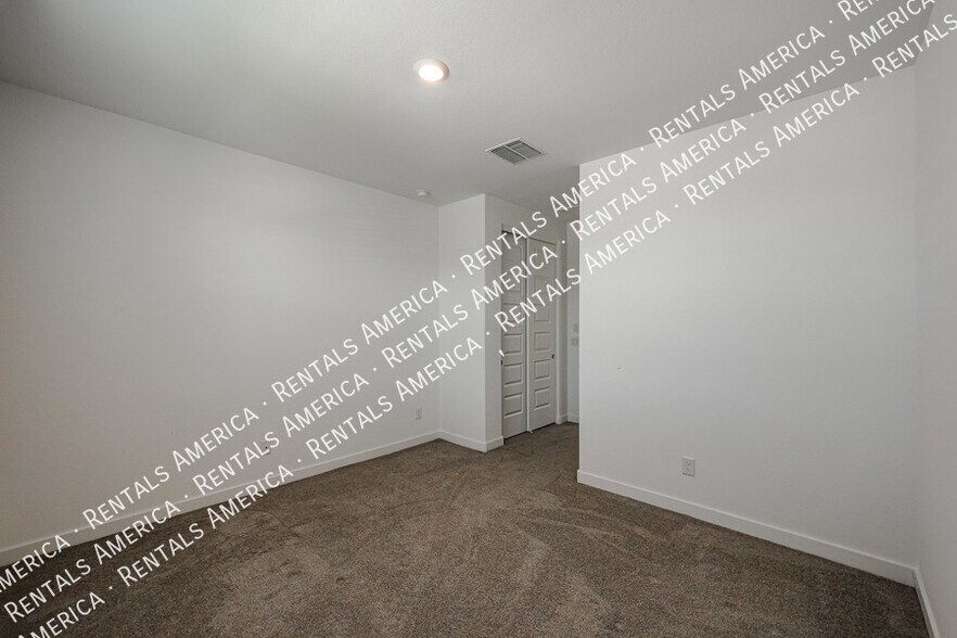 Building Photo - 12380 W Wagon Wheel Dr