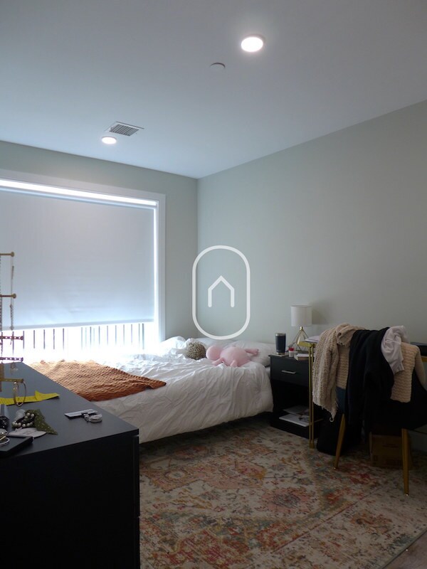 Building Photo - 240 Old Colony Ave