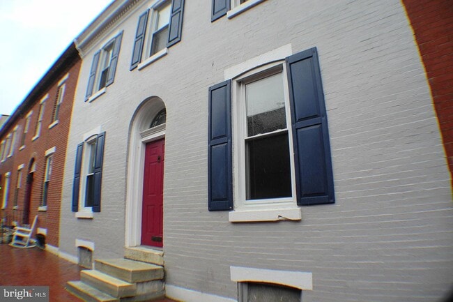 Building Photo - 2305 Madison Square