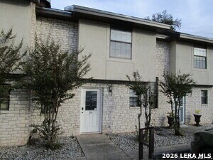 Building Photo - 421 Watts Ln