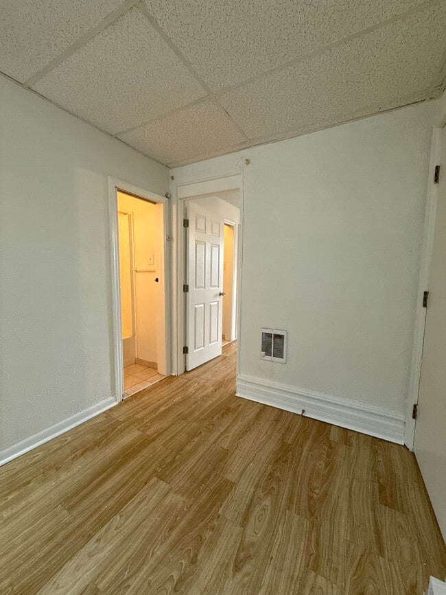 Building Photo - 34 S Penn St