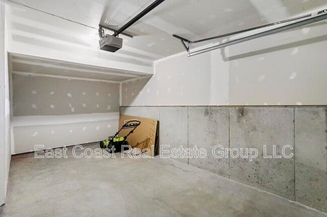 Building Photo - 40 Clifton Mnr