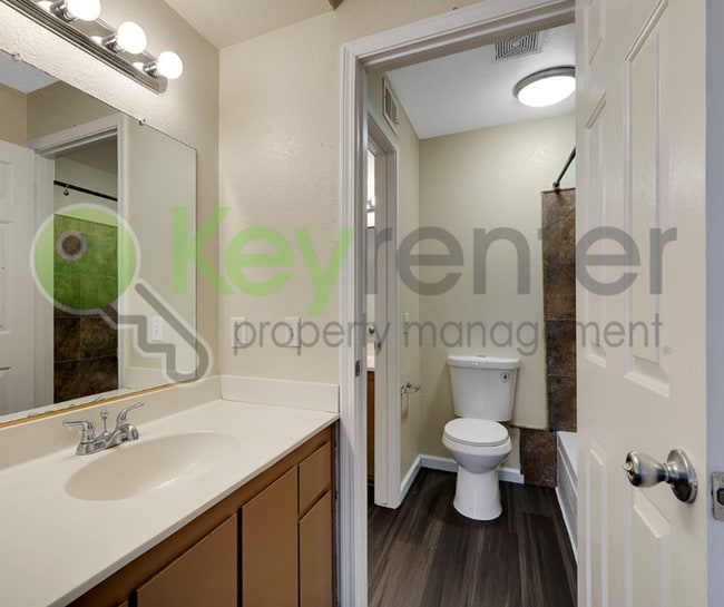 Building Photo - 600 Del Verde Cir
