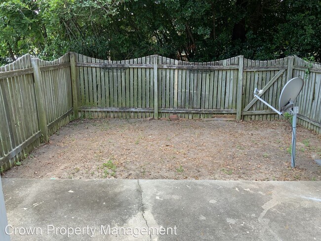 Building Photo - 2 br, 1.5 bath House - 315 Oak Drive