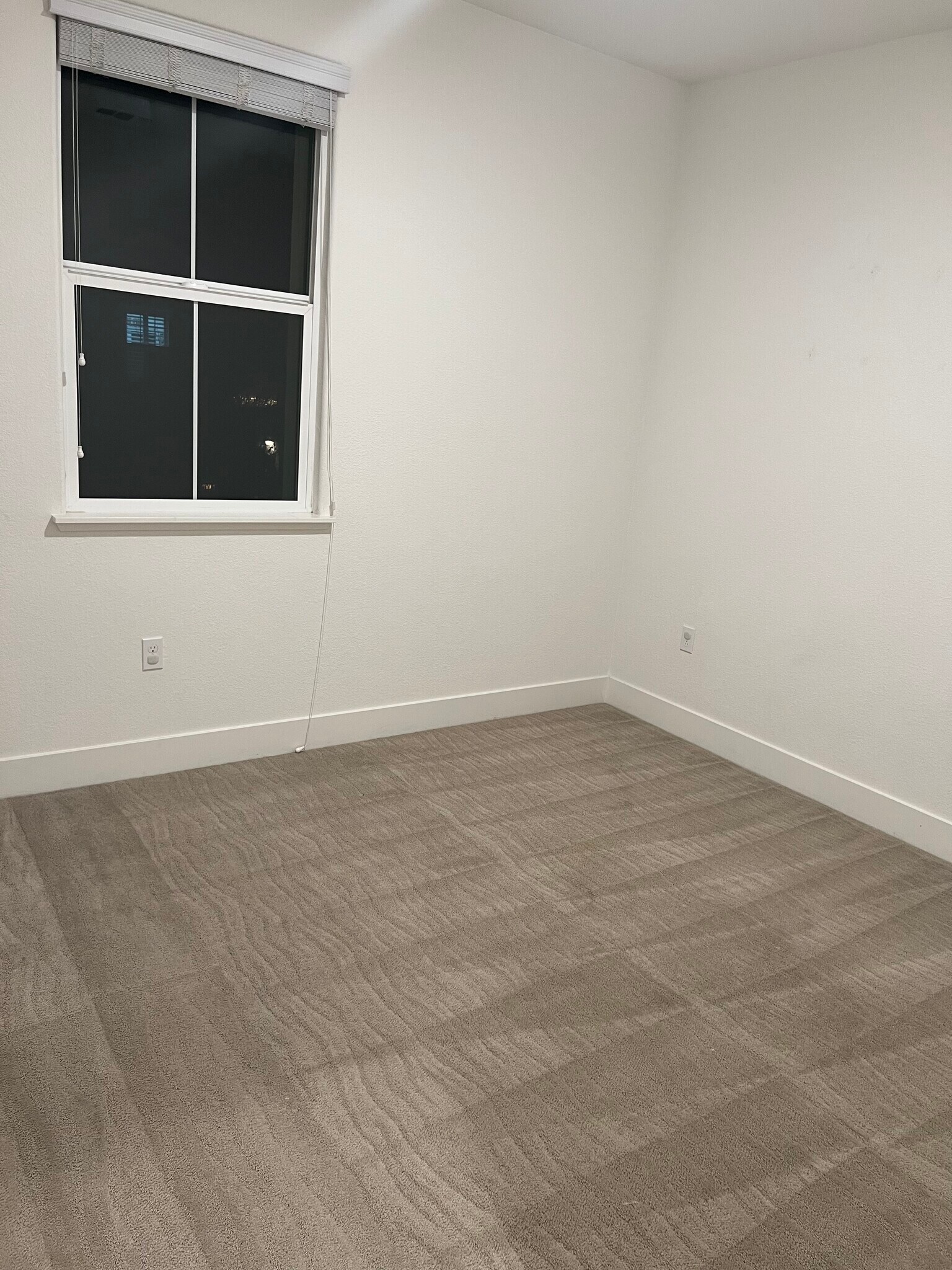 Building Photo - 857 Barney Cmn