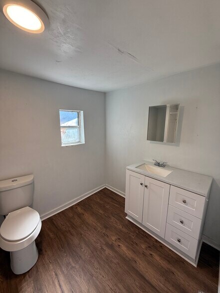 Building Photo - 1109 Arkansas St