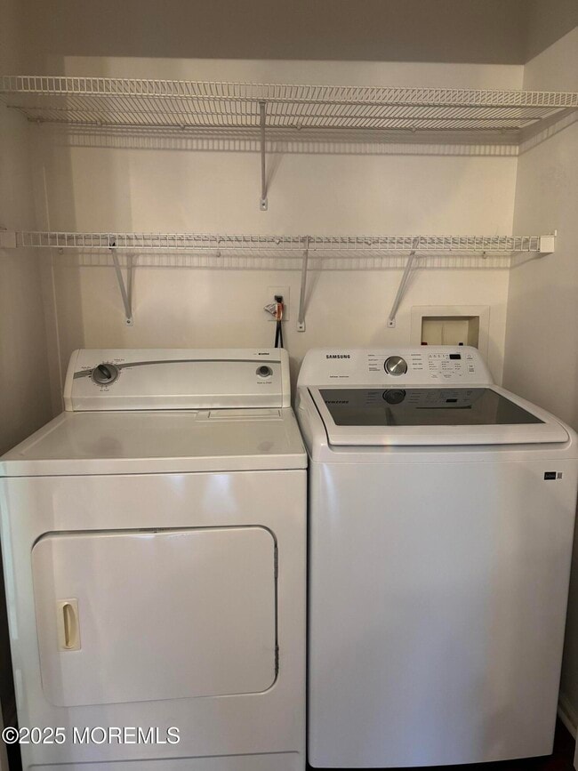 Building Photo - 11 Fiddlers Elbow Ct