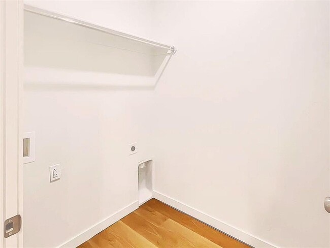 Building Photo - 2114 Charles Whitlow Ave