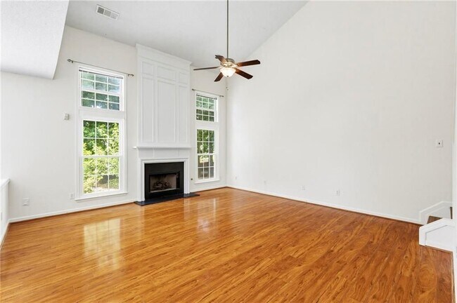 Building Photo - 490 Chippenham Ct