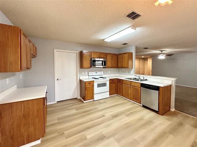 Building Photo - 3009 Cedar Crest Dr