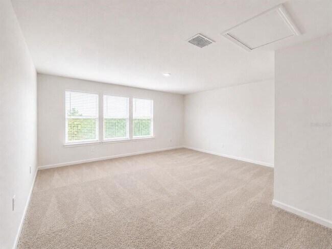 Building Photo - 5806 Fabry St