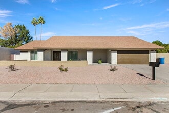 Building Photo - 1926 E Diamond Dr