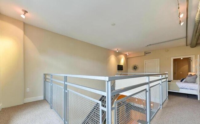 Building Photo - 1390 Kenyon St NW