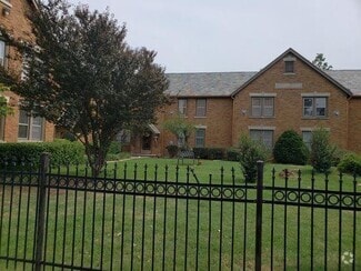 Building Photo - 1402 NW 25th St