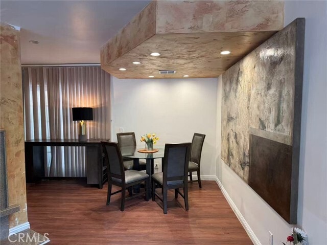 Building Photo - 2500 Benedict Canyon