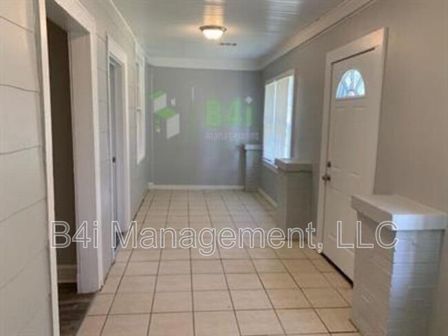 Building Photo - 4018 3rd Ave