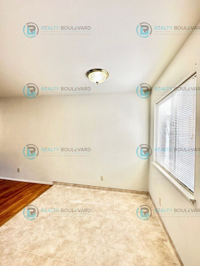 Building Photo - 1 Bedroom 1 Bath + Office next to Idlewild Park & the Truckee River