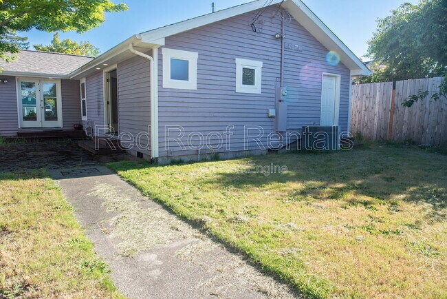Building Photo - 4840 N 8th St