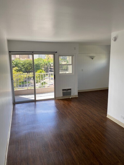 Open floor plan - 1459 Pele St