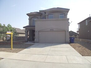 Building Photo - Sandstone Ranch Estates 4Bed/2.5bath Refri...