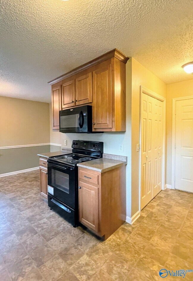 Building Photo - 104 Shaverlee Ct