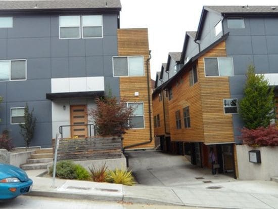 Modern 3 bed 2.5 Queen Anne Townhome - 564C Galer St