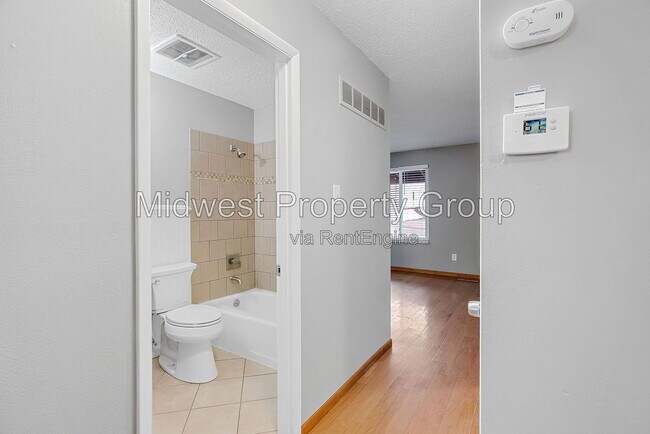 Building Photo - 1128 Saratoga Dr