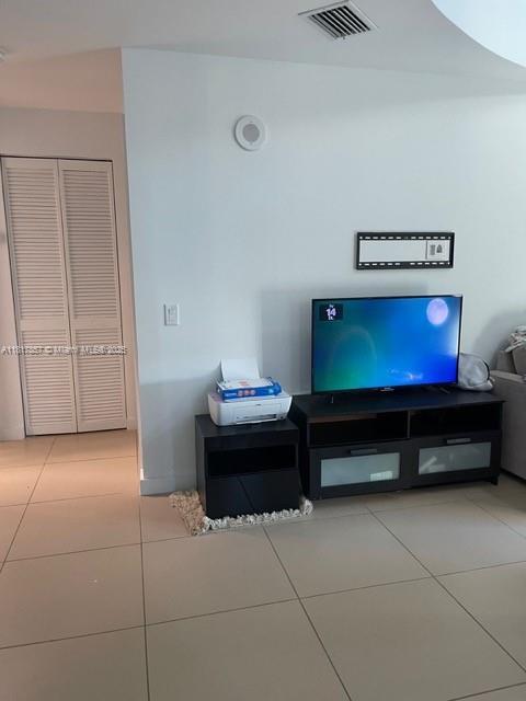Building Photo - 300 S Biscayne Blvd