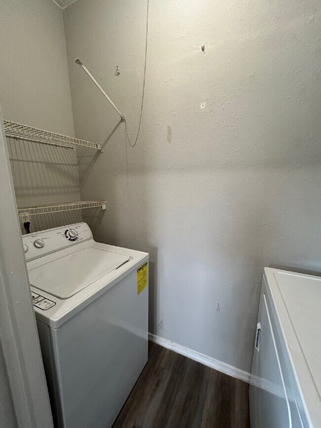 Building Photo - Updated 2 Bed/2 Bath North Austin Condo with Rare Greenbelt Views