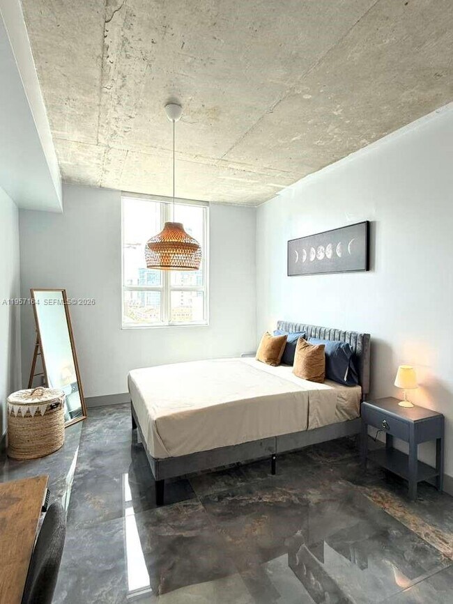 Building Photo - 234 NE 3rd St