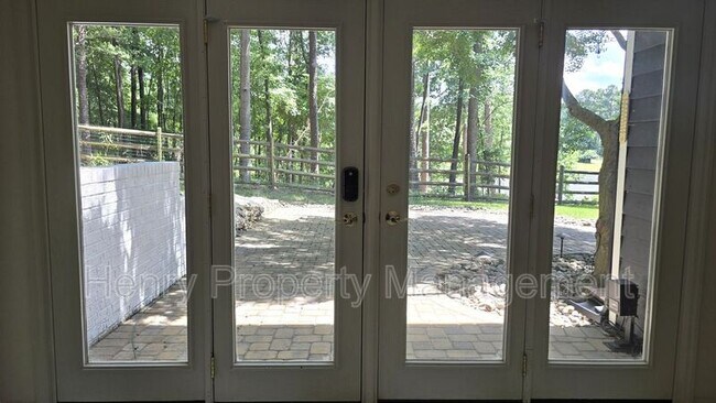 Building Photo - 4521 Briarglen Ln