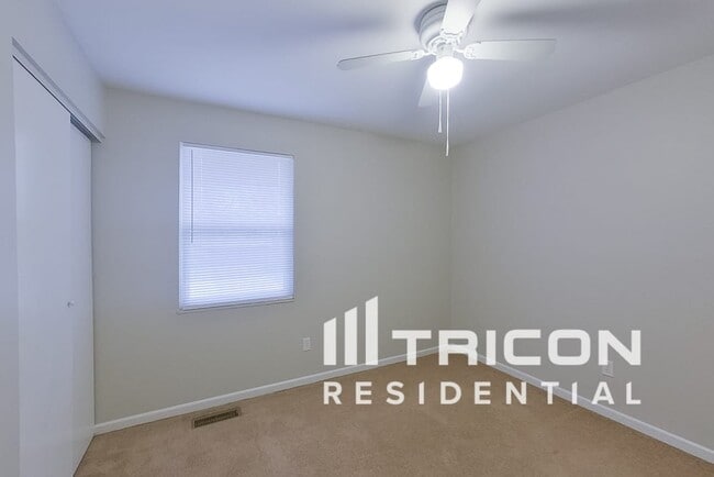 Building Photo - 1563 Park Ridge Ln