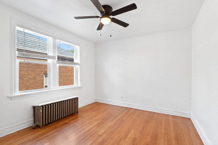 Building Photo - 7246 Amherst Ave