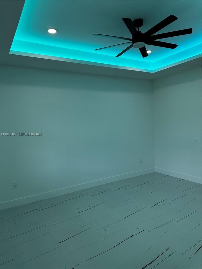 Building Photo - 616 Maple Ave N