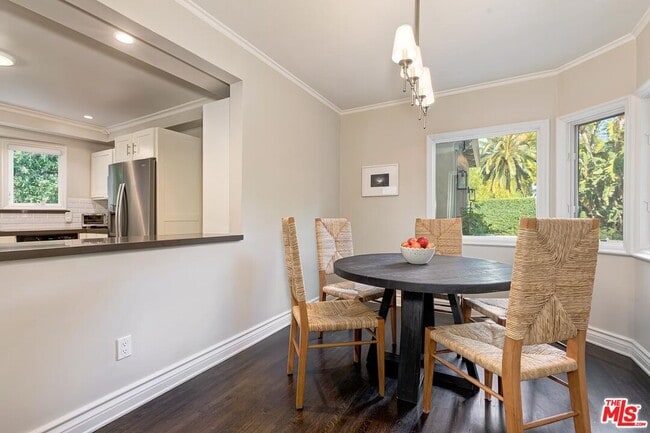 Building Photo - 1154 N Wetherly Dr