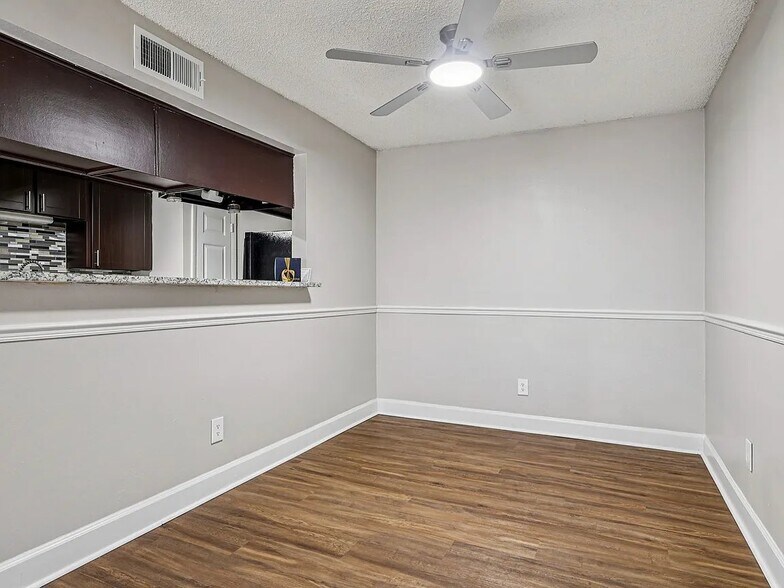 Building Photo - 2320 Conway Rd