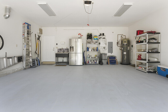 Building Photo - 2701 NE 2nd Ave