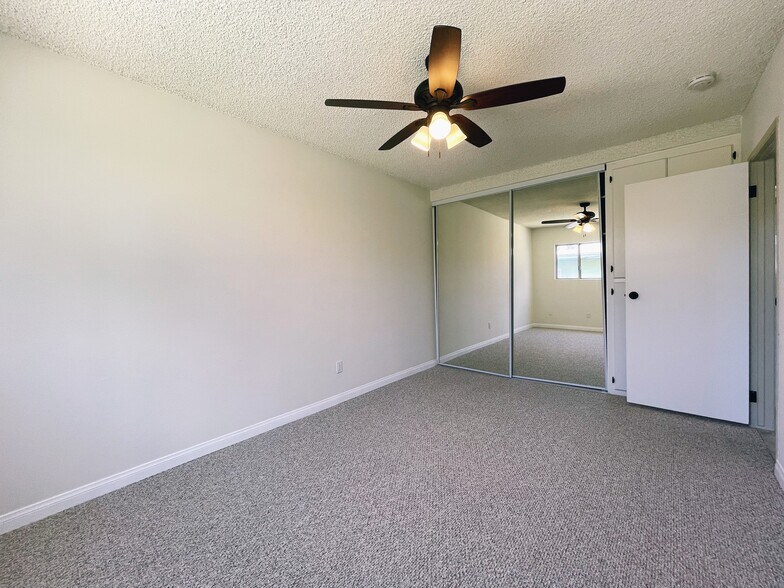 Building Photo - 3966 Cleveland Ave