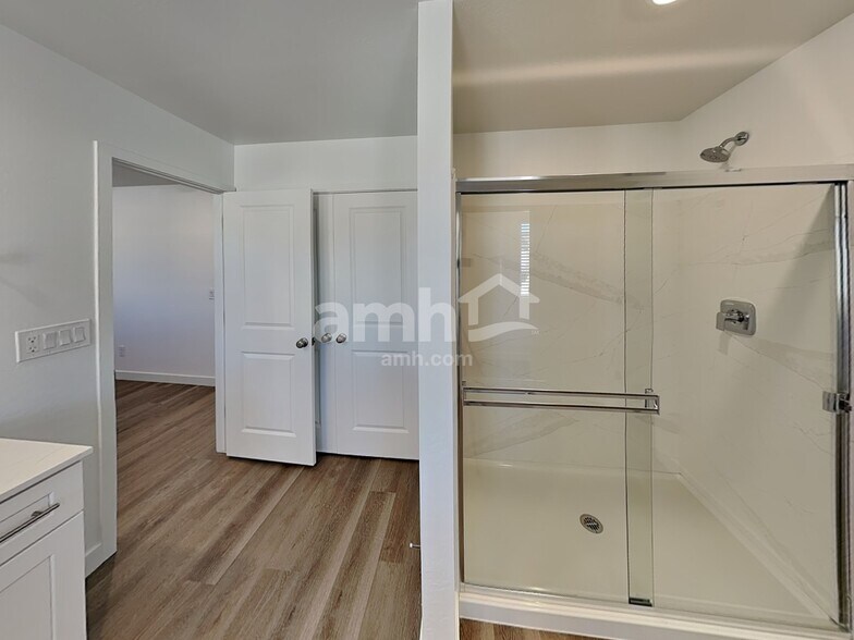 Building Photo - 20177 W Thomas Rd