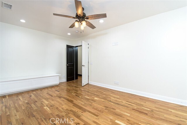 Building Photo - 5124 N Maywood Ave