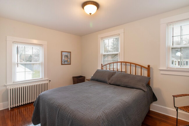 Building Photo - 315 S Orchard St