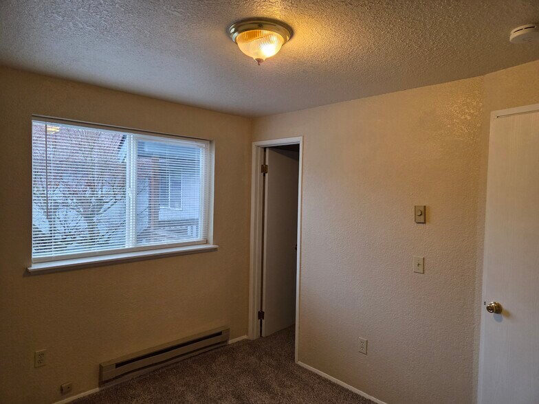 Building Photo - 220 Israel Rd SW