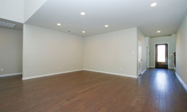 Building Photo - 14120 Sand Ridge Ct